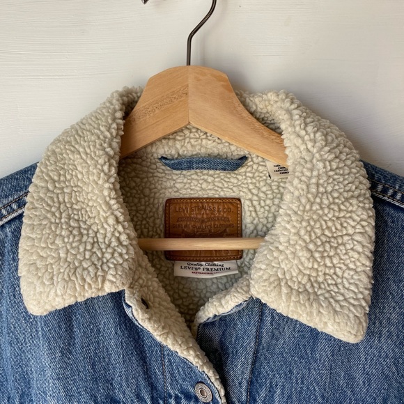 Levi’s Denim Sherpa Trucker Jacket Size: Small - Picture 3 of 9